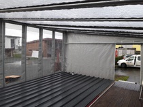 Zelt mit Dachfenster für Pool