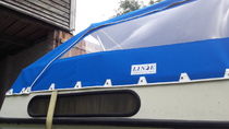 blaues Bootsverdeck